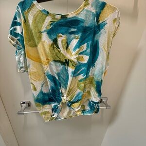 L Chico’s Floral Print Knot Front Top